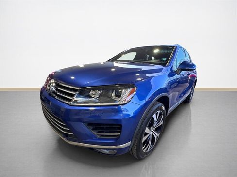 Used 2017 Volkswagen Touareg Wolfsburg Edition image 8