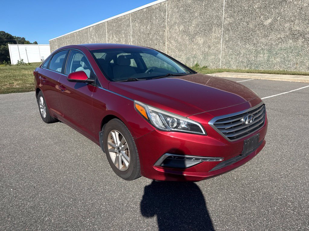 Used 2015 Hyundai Sonata SE FWD image 1