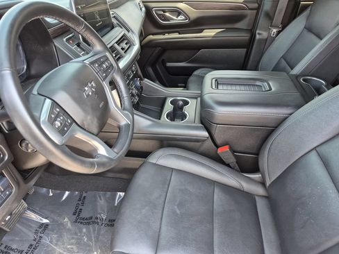 Used 2024 Chevrolet Suburban Z71 w/ Luxury Package AWD/4WD image 11