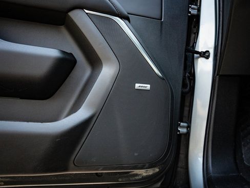 Used 2025 Chevrolet Tahoe High Country image 26