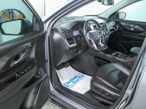 Used 2020 GMC Terrain SLT w/ Preferred Package FWD image 3