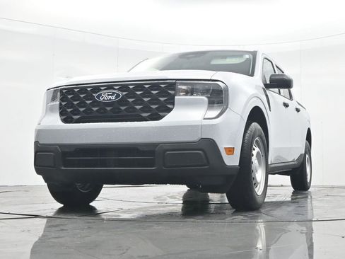 New 2025 Ford Maverick XL w/ Equipment Group 101A image 33