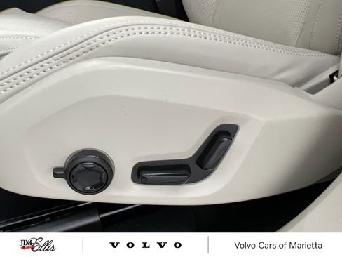 New 2026 Volvo XC60 B5 Ultra w/ Protection Package Premier image 13