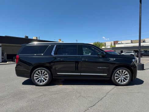 Used 2024 GMC Yukon XL Denali w/ Denali Reserve Package AWD/4WD image 2