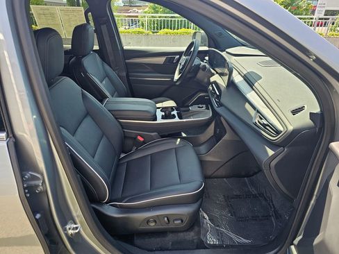 Used 2025 Buick Enclave Preferred w/ Power Package AWD/4WD image 47