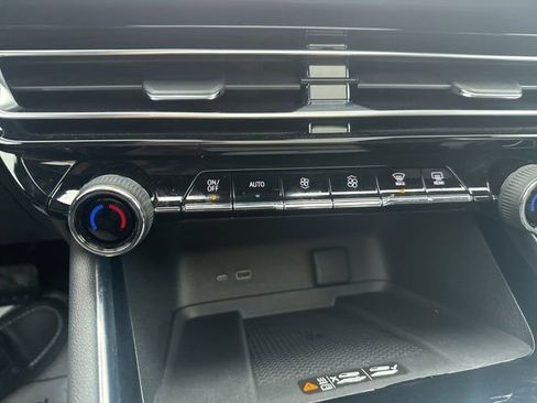 Used 2024 Chevrolet Traverse Z71 w/ Enhanced Driving Package image 27