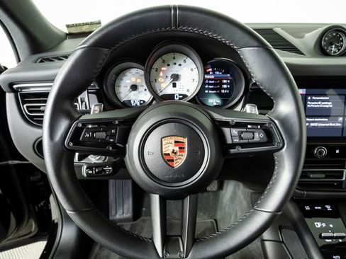 Certified 2024 Porsche Macan AWD/4WD image 9