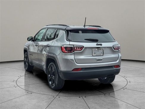 Certified 2018 Jeep Compass Latitude image 10
