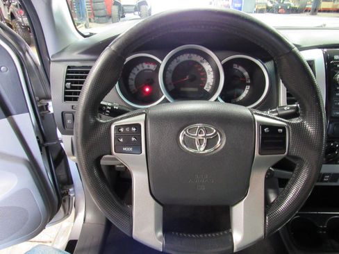 Used 2013 Toyota Tacoma 4x4 Double Cab w/ TRD Off-Road Pkg image 19