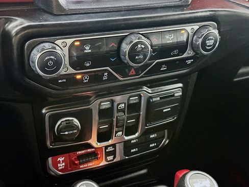 Used 2021 Jeep Wrangler Unlimited Rubicon AWD/4WD image 17