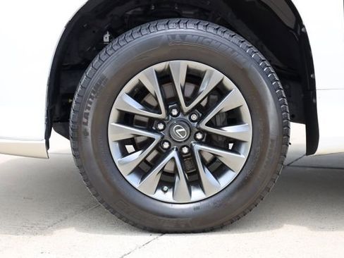 Used 2019 Lexus GX 460 Premium AWD/4WD image 9