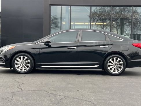 Used 2016 Hyundai Sonata Sport w/ Option Group 1V image 9