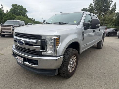 Used 2019 Ford F250 XLT image 1