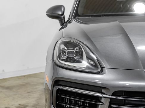 Used 2021 Porsche Cayenne Coupe AWD/4WD image 57