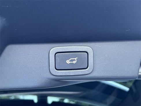 Used 2020 Land Rover Range Rover Sport HSE image 20