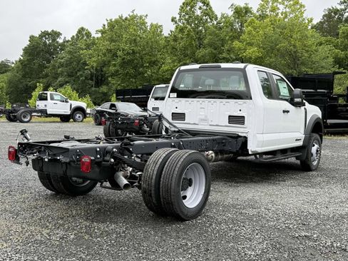 New 2025 Ford F550 4x4 SuperCab Super Duty image 2
