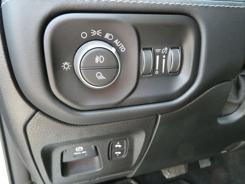 Used 2022 RAM 1500 Limited w/ Body Color Bumper Group AWD/4WD image 29