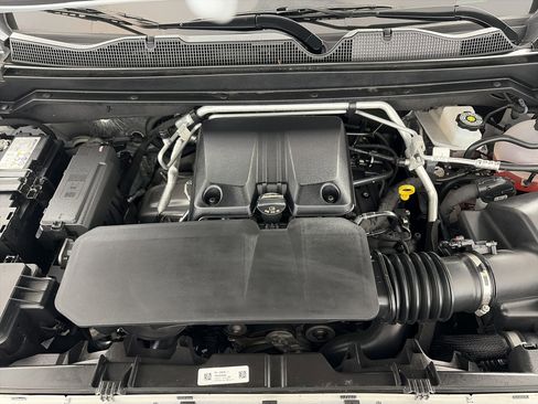 Certified 2025 GMC Canyon AT4 w/ AT4X Package AWD/4WD image 12