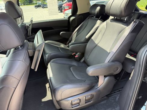Used 2025 Kia Carnival SX Prestige FWD image 14