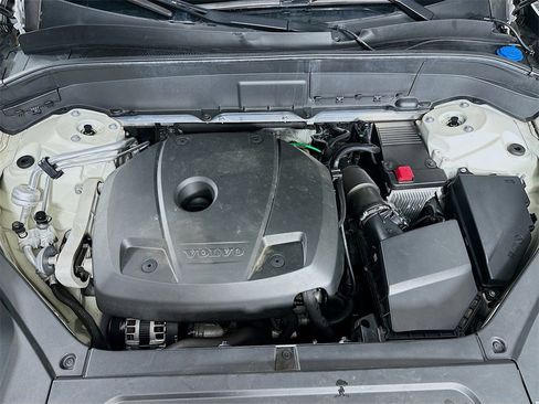 Used 2016 Volvo XC90 T5 Momentum image 31