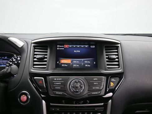 Used 2020 Nissan Pathfinder SV image 46