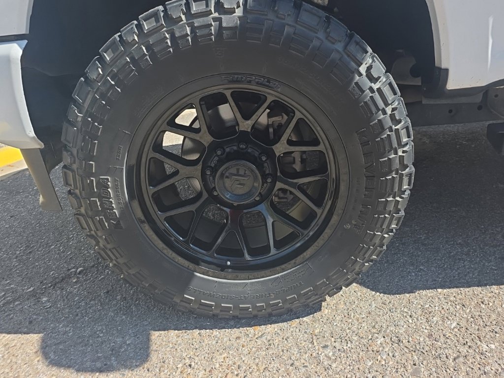 Used 2023 Ford F250 XL w/ STX Appearance Package AWD/4WD image 2