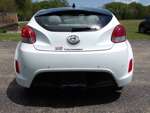 Used 2013 Hyundai Veloster w/ Tech Pkg FWD image 37