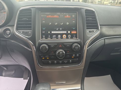 Used 2016 Jeep Grand Cherokee Limited image 25