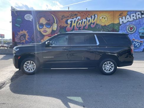 Used 2022 Chevrolet Suburban LS w/ Driver Alert Package AWD/4WD image 2