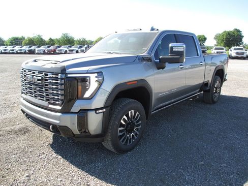 New 2026 GMC Sierra 2500 Denali Ultimate AWD/4WD image 11