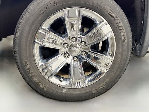 Used 2018 GMC Sierra 1500 SLT w/ Enhanced Driver Alert Package RWD image 14