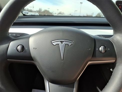 Used 2023 Tesla Model Y Long Range image 24