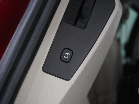 Used 2015 Dodge Grand Caravan SXT FWD image 11