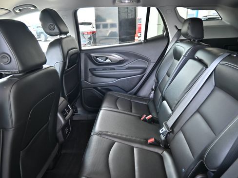 Used 2024 GMC Terrain SLT AWD/4WD image 15