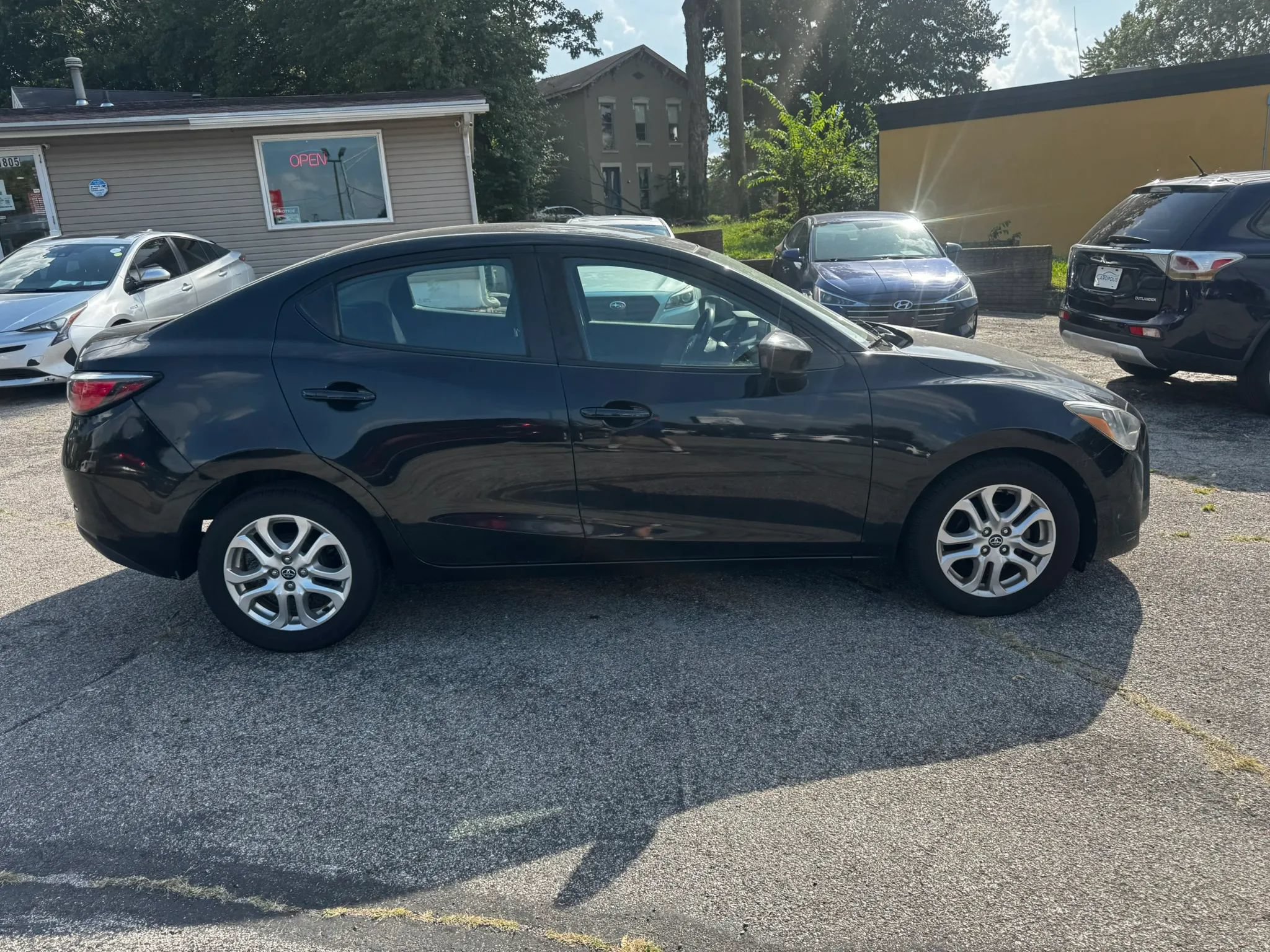 Used 2018 Toyota Yaris iA FWD image 4