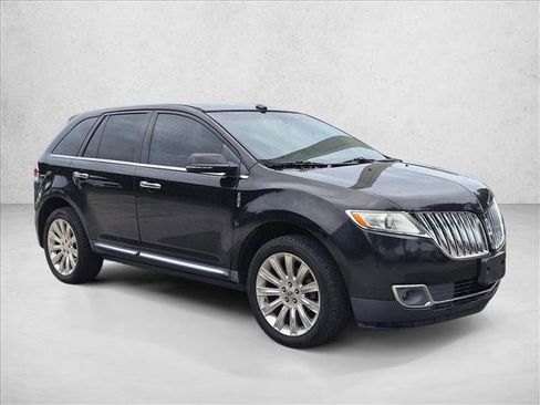 Used 2015 Lincoln MKX FWD w/ Equipment Group 102A image 3
