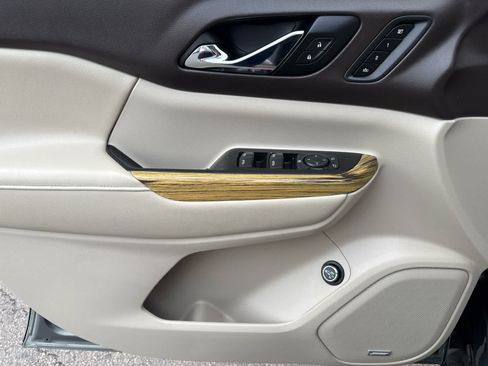 Used 2018 GMC Acadia Denali FWD image 10