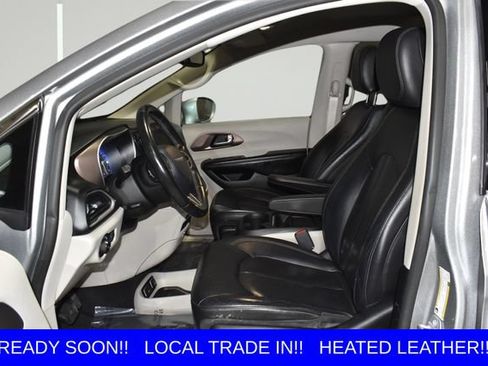 Used 2019 Chrysler Pacifica Touring-L w/ Advanced Safetytec Group FWD image 8