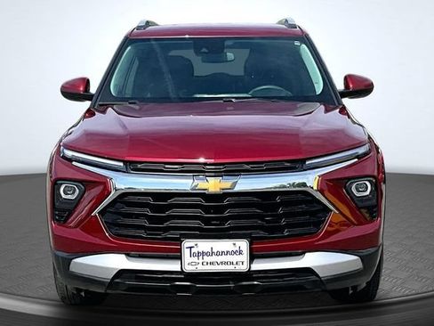 Used 2025 Chevrolet TrailBlazer LT AWD/4WD image 2