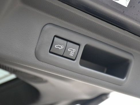 Used 2025 Toyota Sequoia SR5 image 41