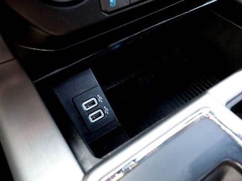 Used 2018 Ford F150 Platinum w/ Equipment Group 701A Luxury image 11