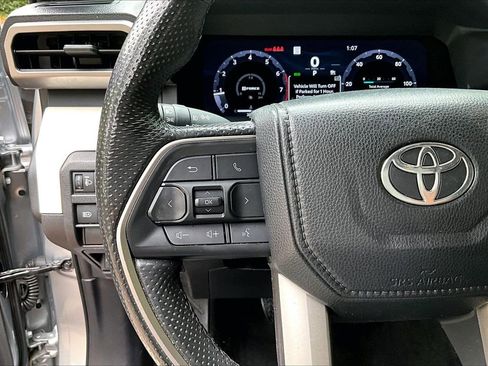 Used 2024 Toyota Tacoma TRD Off-Road AWD/4WD image 10
