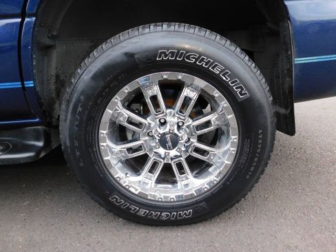 Used 2001 Chevrolet Tahoe LT w/ LT Preferred Equipment Group AWD/4WD image 26