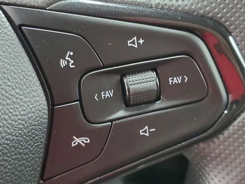 Used 2024 Chevrolet Trax LS FWD image 31