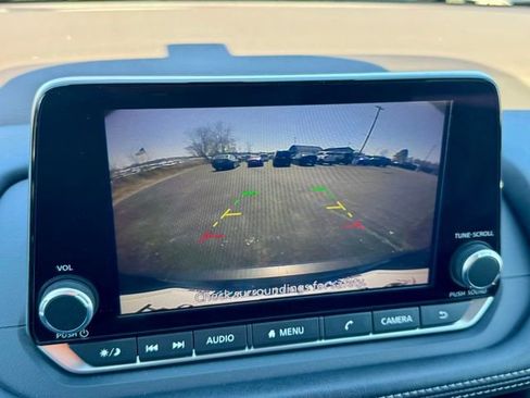 Used 2023 Nissan Rogue SV image 27