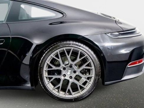 Used 2025 Porsche 911 Carrera RWD image 17