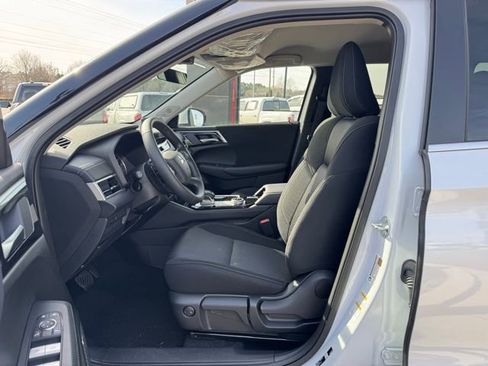 New 2026 Mitsubishi Outlander ES FWD image 15