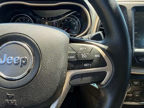 Used 2014 Jeep Cherokee Latitude w/ Cold Weather Group AWD/4WD image 30