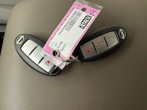 Used 2023 Nissan Frontier SV w/ Technology Package image 31