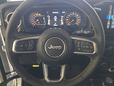 Used 2024 Jeep Wrangler Unlimited Sahara w/ Technology Group AWD/4WD image 8